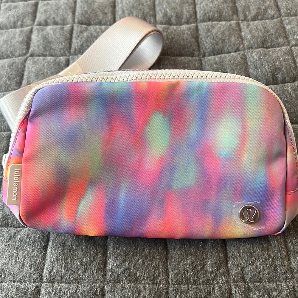 Lululemon Everywhere Belt Bag Vapor